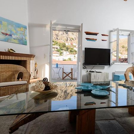 The House At The Centre Apartment Hydra  Exterior photo