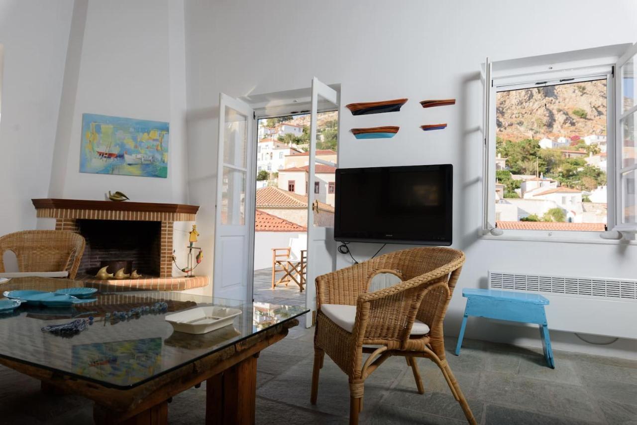 The House At The Centre Apartment Hydra  Exterior photo